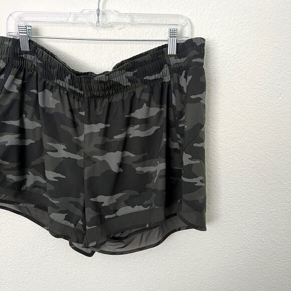[Athleta] Printed Mesh Racer Run Short 4" Camo Print Workout Camouflage Size XL - Picture 10 of 12